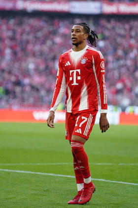 Michael Olise (17 Bayern) in Aktion beim Bundesligaspiel FC Bayern München - 1. FC Union Berlin am 21.03.2026.