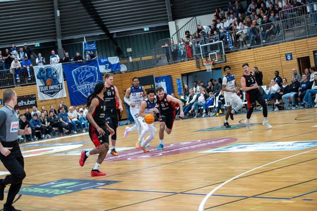 2. Basketball-Bundesliga ProA VfL Sparkassen Stars - Bayer Giants Leverkusen ** NUR FÜR REDAKTIONELLE ZWECKE ** EDITORIAL USE ONLY **<p>2. Basketball-Bundesliga ProA Myreon Lamar Jones Jr VfL Sparkassen Stars - Sebastian Brach Bayer Giants Leverkusen, am 06.03.2026,in Bochum Rundsporthalle Deutschland NRW Bochum Copyright: SebastianxSternemann