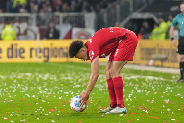 Derry Scherhant (SC Freiburg, 07) am Ball , Deutschland, Fussball, 1. Bundesliga, 27.Spieltag, 2025 2026, FC St. Pauli vs. SC Freiburg, 22.03.2026, Millerntor-Stadion, Hamburg, Deutschland DFL REGULATIONS PROHIBIT ANY USE OF PHOTOGRAPHS AS IMAGE SEQUENCES AND OR QUASI-VIDEO. Hamburg Millerntor-Stadion Hamburg Deutschland Copyright: xArnexAmbergx