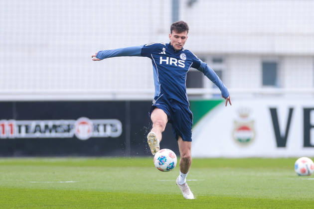 24.03.2026, Fussball, Training des FC Schalke 04. Dejan Ljubicic (FC Schalke 04). Gelsenkirchen Trainingsgelände FC Schalke 04 NRW Deutschland xRHR-FOTO YYx Copyright: RHR-FOTOx RHR-FOTO YY