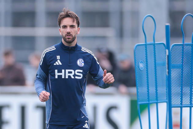 24.03.2026, Fussball, Training des FC Schalke 04. Kenan Karaman (FC Schalke 04). Gelsenkirchen Trainingsgelände FC Schalke 04 NRW Deutschland xRHR-FOTO YYx Copyright: RHR-FOTOx RHR-FOTO YY