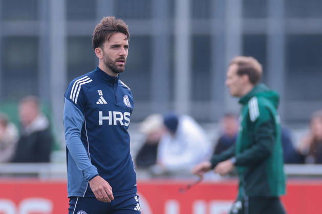 24.03.2026, Fussball, Training des FC Schalke 04. Kenan Karaman (FC Schalke 04). Gelsenkirchen Trainingsgelände FC Schalke 04 NRW Deutschland xRHR-FOTO YYx Copyright: RHR-FOTOx RHR-FOTO YY