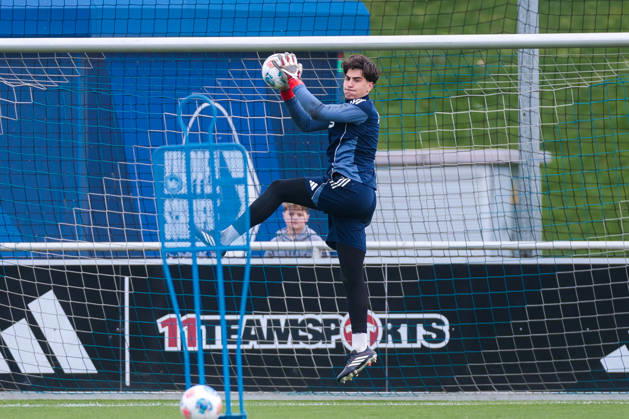 24.03.2026, Fussball, Training des FC Schalke 04. Torwart Nick Bodon (FC Schalke 04). Gelsenkirchen Trainingsgelände FC Schalke 04 NRW Deutschland xRHR-FOTO YYx Copyright: RHR-FOTOx RHR-FOTO YY