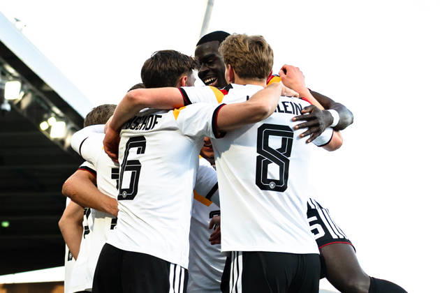Deutschland: U21, U 21 EM-Qualifikation 2025 2026, Deutschland U21 vs. Nordirland U21, Freitag 27.03.2026, Eintracht Stadion Braunschweig DFB U21 Nationalmannschaft Tor zum 1:0 durch NicolÃ² Tresoldi Elfmeter Jubel Freude Emotionen Torjubel Tom Bischof Aljoscha Kemlein Joshua Quarshie Copyright: xCelinaxLeiersx