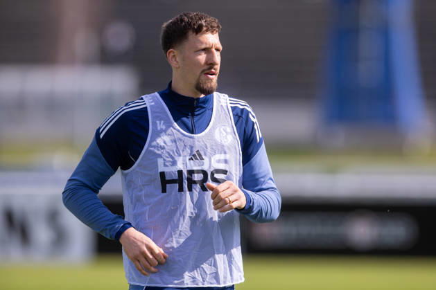 01.04.2026, Fussball, Training des FC Schalke 04. Janik Bachmann (FC Schalke 04). Gelsenkirchen Trainingsgelände FC Schalke 04 NRW Deutschland xRHR-FOTO YYx Copyright: RHR-FOTOx RHR-FOTO YY