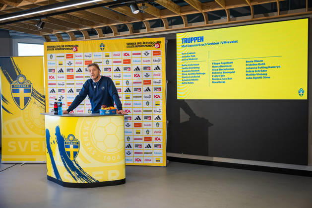 260401 Head coach Tony Gustavsson of the Swedish women s national football team at a press conference, PK, Pressekonferenz on April 1, 2026 in Stockholm. Photo: Jonathan Näckstrand BILDBYRAN COP 94 JN0260 fotboll football soccer fotball vm-kval kval fifa womens world cup qualifier qualifier presskonferens press conference sverige sweden dam bbeng Copyright: JONATHANxNÄCKSTRAND BB260401JN009