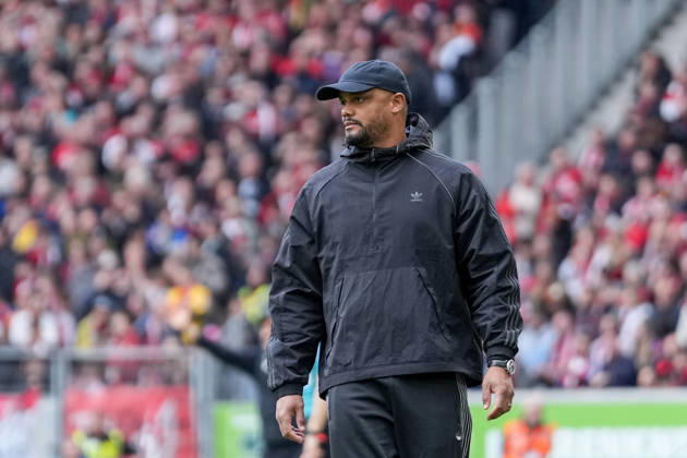 Vincent Kompany (FC Bayern München, Cheftrainer) , Deutschland, Fussball, 1. Bundesliga, 28.Spieltag, 2025 2026, SC Freiburg vs. FC Bayern München, 04.04.2026, Europa-Park Stadion, Freiburg, Deutschland DFL REGULATIONS PROHIBIT ANY USE OF PHOTOGRAPHS AS IMAGE SEQUENCES AND OR QUASI-VIDEO. Freiburg Europa-Park Stadion Baden-Württemberg Deutschland Copyright: xArnexAmbergx