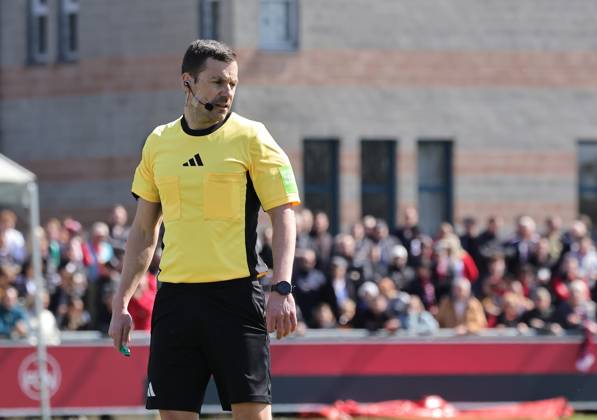 06.04.2026 - Fussball - Saison 2025 2026 - Regionalliga Bayern - 27. Spieltag: 1. FC Nürnberg FCN II ( Club ) - SpVgg Greuther Fürth II (Kleeblatt U23 ) - DaMa - xdaxmax - Manuel Steigerwald (Schiedsrichter )