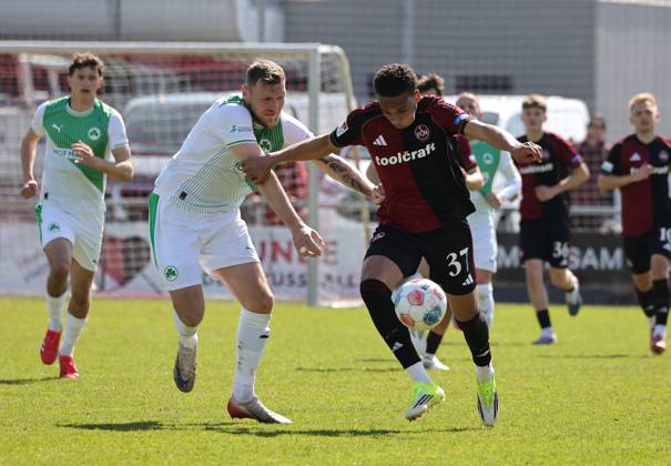 06.04.2026 - Fussball - Saison 2025 2026 - Regionalliga Bayern - 27. Spieltag: 1. FC Nürnberg FCN II ( Club ) - SpVgg Greuther Fürth II (Kleeblatt U23 ) - DaMa - xdaxmax - Yannick Scholz (14, SpVgg Greuther Fürth II ) Noah Maboulou (37, 1. FC Nürnberg FCN II )