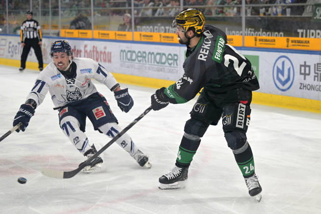 Cole Fonstad (Bietigheim Steelers, 24) am Puck im Zweikampf mit Tristan Keck (EC Kassel Huskies, 71) Bietigheim Steelers vs. EC Kassel Huskies, Eishockey, DEL 2, PlayOff Spiel 4, Saison 2025 2026, 08.04.2026 Bietigheim Steelers vs. EC Kassel Huskies, Eishockey, DEL 2, PlayOff Spiel 4, Saison 2025 2026, 08.04.2026 Bietigheim Copyright: xEibner-Pressefotox EP_TBR