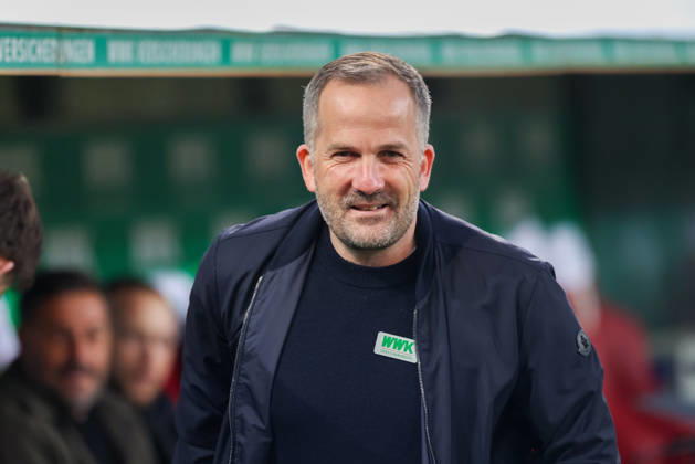 Manuel Baum (FC Augsburg, Cheftrainer), GER, FC Augsburg vs. TSG 1899 Hoffenheim, Fussball, Bundesliga, 29. Spieltag, Saison 2025 2026, 10.04.2026, DFL DFB REGULATIONS PROHIBIT ANY USE OF PHOTOGRAPHS as IMAGE SEQUENCES and or QUASI-VIDEO, GER, FC Augsburg vs. TSG 1899 Hoffenheim, Fussball, Bundesliga, 29. Spieltag, Saison 2025 2026, 10.04.2026 Augsburg Copyright: xEibner-Pressefoto JennixMaulx EP_JML