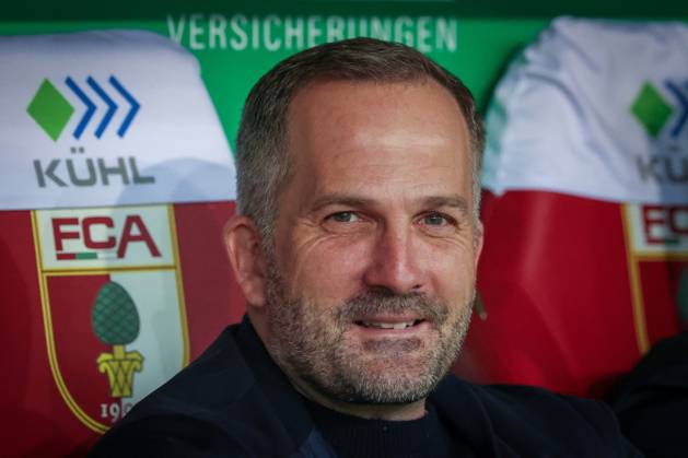 Chef-Trainer Manuel Baum (FC Augsburg), FC Augsburg vs. TSG 1899 Hoffenheim, Fussball, Maenner, Bundesliga, Saison 2025 2026, Rueckrunde, 29. Spieltag, 10.04.2026 DFB regulations prohibit any use of photographs as image sequences and or quasi-video Augsburg Bayern Deutschland