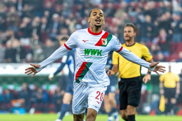 Torjubel, jubelt nach seinem Treffer zum 1:0 von Alexis Claude-Maurice (FC Augsburg), FC Augsburg vs. VfB Stuttgart, Fussball, 1. Bundesliga, 27. Spieltag, 22.03.2026 DFB regulations prohibit any use of photographs as image sequences and or quasi-video