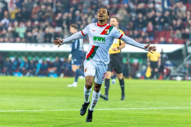 Torjubel, jubelt nach seinem Treffer zum 1:0 von Alexis Claude-Maurice (FC Augsburg), FC Augsburg vs. VfB Stuttgart, Fussball, 1. Bundesliga, 27. Spieltag, 22.03.2026 DFB regulations prohibit any use of photographs as image sequences and or quasi-video