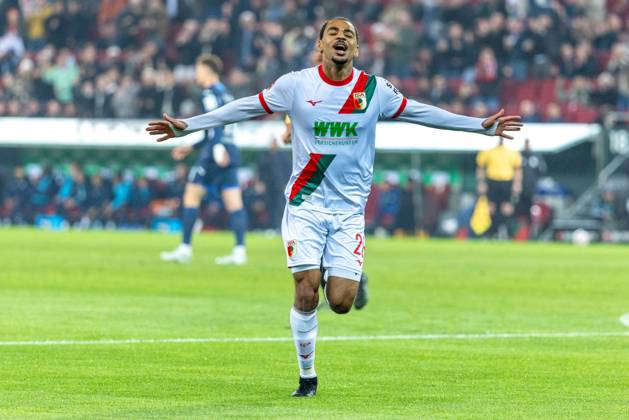 Torjubel, jubelt nach seinem Treffer zum 1:0 von Alexis Claude-Maurice (FC Augsburg), FC Augsburg vs. VfB Stuttgart, Fussball, 1. Bundesliga, 27. Spieltag, 22.03.2026 DFB regulations prohibit any use of photographs as image sequences and or quasi-video