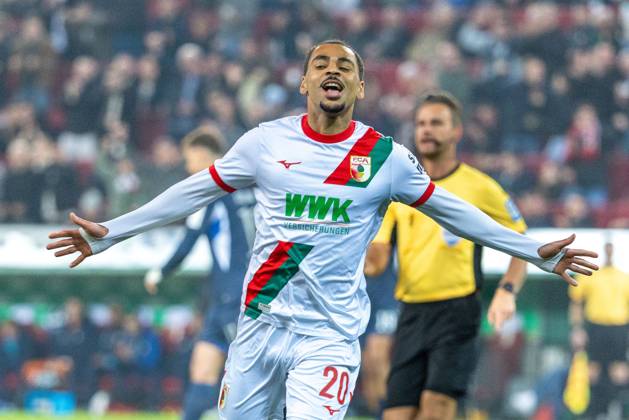 Torjubel, jubelt nach seinem Treffer zum 1:0 von Alexis Claude-Maurice (FC Augsburg), FC Augsburg vs. VfB Stuttgart, Fussball, 1. Bundesliga, 27. Spieltag, 22.03.2026 DFB regulations prohibit any use of photographs as image sequences and or quasi-video