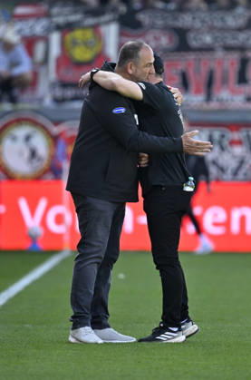 vor Spielbeginn: Trainer Coach Frank Schmidt 1. FC Heidenheim 1846 FCH Trainer Coach Steffen Baumgart 1. FC Union Berlin FCU Begruessung shake hands Gestik Geste 1. FC Heidenheim 1846 FCH vs 1. FC Union Berlin FCU 11.04.2026 DFL REGULATIONS PROHIBIT ANY USE OF PHOTOGRAPHS AS IMAGE SEQUENCES AND OR QUASI-VIDEO 1. FC Heidenheim 1846 FCH vs 1. FC Union Berlin FCU