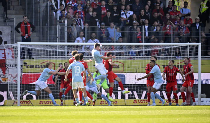 Strafraumszene, Torraumszene Kopfballduell Zweikampf Aktion Anrej Ilic 1. FC Union Berlin FCU (23) 1. FC Heidenheim 1846 FCH vs 1. FC Union Berlin FCU 11.04.2026 DFL REGULATIONS PROHIBIT ANY USE OF PHOTOGRAPHS AS IMAGE SEQUENCES AND OR QUASI-VIDEO 1. FC Heidenheim 1846 FCH vs 1. FC Union Berlin FCU