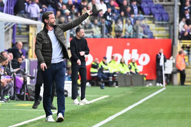Gent s head coach Rik De Mil pictured during a soccer match between RSCA Anderlecht and KAA Gent, Sunday 12 April 2026 in Gent, on the second day of the Champion s Play-off (PO1) of the 2025-2026 Jupiler Pro League first division of the Belgian championship. JILLxDELSAUX x170581789x