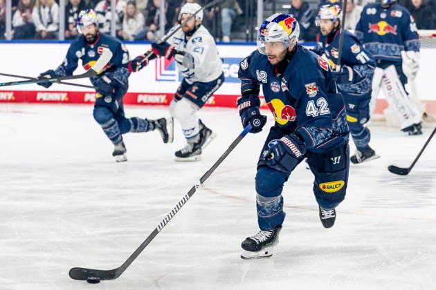 Yasin Ehliz (EHC Red Bull Muenchen, 42) GER, EHC Red Bull Muenchen vs. Adler Mannheim, Eishockey, DEL, Playoffs, Halbfinale Spiel 4, Saison 2025 2026, 14.04.2026. GER, EHC Red Bull Muenchen vs. Adler Mannheim, Eishockey, DEL, Playoffs, Halbfinale Spiel 4, Saison 2025 2026, 14.04.2026. Muenchen Copyright: xEibner-Pressefoto HeikexFeinerx EP_HFR