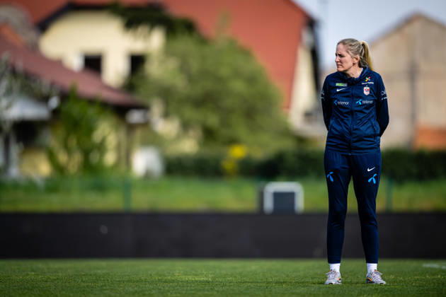 260417 Head coach Gemma Grainger of the Norwegian women™s national football team during a training session on April 17, 2026 in Ptuj. Photo: Marius Simensen BILDBYRAN Cop 238 bbeng dam fifa women s world cup qualifier football fotball fotboll norge norway practice soccer training trening träning Copyright: MARIUSxSIMENSEN BB260417BB191