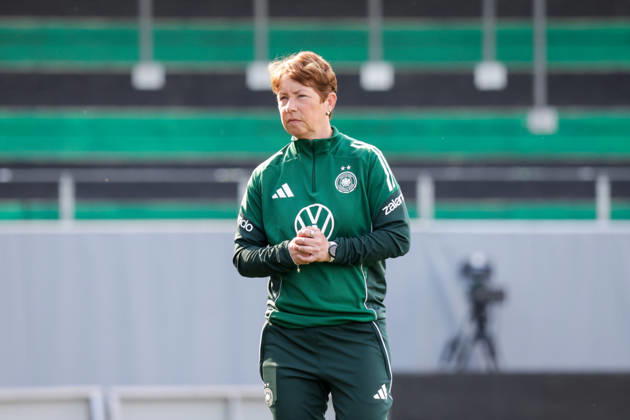 17.04.2026, xgrfx, Fussball DFB-Medientermine, Deutsche Frauennationalmannschaft Training v.l. Maren Meinert (Deutsche Frauennationalmannschaft) (DFL DFB REGULATIONS PROHIBIT ANY USE OF PHOTOGRAPHS as IMAGE SEQUENCES and or QUASI-VIDEO) Ried