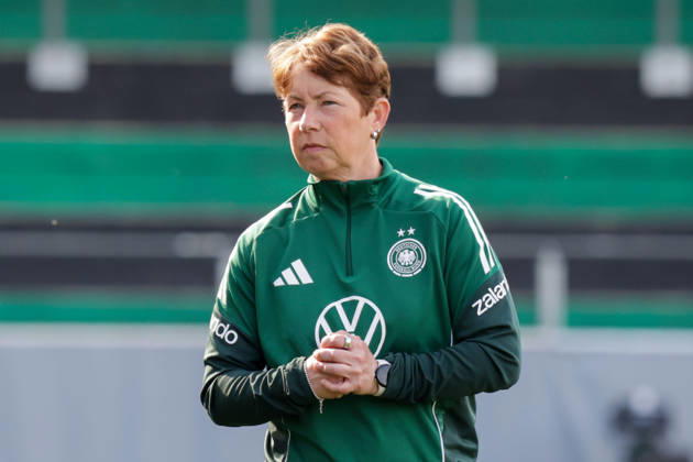 17.04.2026, xgrfx, Fussball DFB-Medientermine, Deutsche Frauennationalmannschaft Training v.l. Maren Meinert (Deutsche Frauennationalmannschaft) (DFL DFB REGULATIONS PROHIBIT ANY USE OF PHOTOGRAPHS as IMAGE SEQUENCES and or QUASI-VIDEO) Ried