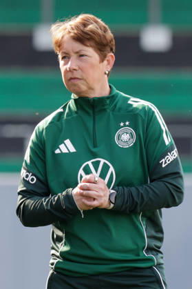 17.04.2026, xgrfx, Fussball DFB-Medientermine, Deutsche Frauennationalmannschaft Training v.l. Maren Meinert (Deutsche Frauennationalmannschaft) (DFL DFB REGULATIONS PROHIBIT ANY USE OF PHOTOGRAPHS as IMAGE SEQUENCES and or QUASI-VIDEO) Ried