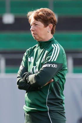 17.04.2026, xgrfx, Fussball DFB-Medientermine, Deutsche Frauennationalmannschaft Training v.l. Maren Meinert (Deutsche Frauennationalmannschaft) (DFL DFB REGULATIONS PROHIBIT ANY USE OF PHOTOGRAPHS as IMAGE SEQUENCES and or QUASI-VIDEO) Ried