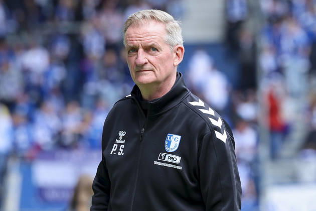 Trainer Petrik Sander (1. FC Magdeburg) schaut, 2. Bundesliga, 1. FC Magdeburg v Fortuna Düsseldorf, Avnet Arena am 18. April 2026 in Magdeburg, Deutschland. (Foto von Marco Steinbrenner DeFodi Images) Trainer Petrik Sander (1. FC Magdeburg) looks on, 2. Bundesliga, 1. FC Magdeburg v Fortuna Düsseldorf, Avnet Arena, April 18, 2026 in Magdeburg, Germany. (Photo by Marco Steinbrenner DeFodi Images) -
