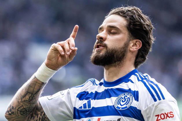 3.Liga: MSV Duisburg - TSG Hoffenheim II; 18.04.2026 MSV Duisburg bejubelt das Tor, 1:0 durch Lex-Tyger Lobinger (MSV Duisburg, 45) 3.Liga: MSV Duisburg - TSG Hoffenheim II; Schauinsland-Reisen-Arena, Duisburg, 18.04.2026 DFB regulations prohibit any use of photographs as image sequences and or quasi video. Copyright: xBEAUTIFULxSPORTS Buriakovx