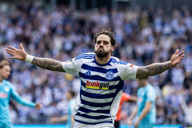 3.Liga: MSV Duisburg - TSG Hoffenheim II; 18.04.2026 MSV Duisburg bejubelt das Tor, 2:1 durch Lex-Tyger Lobinger (MSV Duisburg, 45) 3.Liga: MSV Duisburg - TSG Hoffenheim II; Schauinsland-Reisen-Arena, Duisburg, 18.04.2026 DFB regulations prohibit any use of photographs as image sequences and or quasi video. Copyright: xBEAUTIFULxSPORTS Buriakovx