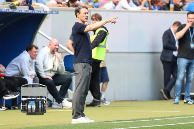18.04.2026, xrekx, Fussball 1.Bundesliga, TSG 1899 Hoffenheim - Borussia Dortmund v.l. Niko Kovac Trainer (Borussia Dortmund) gibt Anweisungen, gestikuliert, mit den Armen gestikulieren gives instructions, gesticulate (DFL DFB REGULATIONS PROHIBIT ANY USE OF PHOTOGRAPHS as IMAGE SEQUENCES and or QUASI-VIDEO) Sinsheim