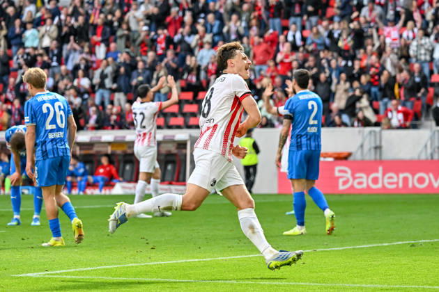 Jubel zum Tor zum 2:1 durch Maximilian Eggestein (SC Freiburg, 08) GER, SC Freiburg - 1. FC Heidenheim, Fussball, Bundesliga, 30. Spieltag, Saison 2025 2026, 19.04.2026 DFL DFB REGULATIONS PROHIBIT ANY USE OF PHOTOGRAPHS AS IMAGE SEQUENCES AND OR QUASI-VIDEO GER, SC Freiburg - 1. FC Heidenheim, Fussball, Bundesliga, 30. Spieltag, Saison 2025 2026, 19.04.2026 Freiburg Copyright: xEibner-Pressefoto ThomasxHessx EP_THS