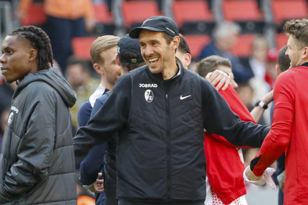 Julian Schuster (SC Freiburg, Trainer) nach dem Spiel , Deutschland, Fussball, 1. Bundesliga, 30.Spieltag, 2025 2026, SC Freiburg vs. 1.FC Heidenheim, 19.04.2026, Freiburg im Breisgau Europa-Park Stadion Deutschland Copyright: xGrantxHubbsx