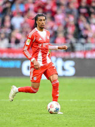 Michael Olise (FC Bayern München) in Aktion, am Ball, Einzelaktion waehrend des spiels der Bundesliga zwischen FC Bayern München und VfB Stuttgart, Allianz Arena am 19. April 2026 in München, Deutschland. (Foto von Harry Langer DeFodi Images) +++ Michael Olise (FC Bayern München) controls the Ball during the Bundesliga match between FC Bayern München and VfB Stuttgart at Allianz Arena on April 19, 2026 in München, Germany. (Photo by Harry Langer DeFodi Images) DFL regulations prohibit any use of photographs as image sequences and or quasi-video. (Photo by Harry Langer DeFodi Images) DFL regulations prohibit any use of photographs as image sequences and or quasi-video. -