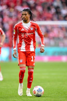 Michael Olise (FC Bayern München) in Aktion, am Ball, Einzelaktion waehrend des spiels der Bundesliga zwischen FC Bayern München und VfB Stuttgart, Allianz Arena am 19. April 2026 in München, Deutschland. (Foto von Harry Langer DeFodi Images) +++ Michael Olise (FC Bayern München) controls the Ball during the Bundesliga match between FC Bayern München and VfB Stuttgart at Allianz Arena on April 19, 2026 in München, Germany. (Photo by Harry Langer DeFodi Images) DFL regulations prohibit any use of photographs as image sequences and or quasi-video. (Photo by Harry Langer DeFodi Images) DFL regulations prohibit any use of photographs as image sequences and or quasi-video. -