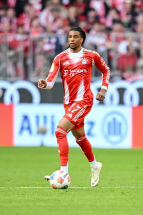 Michael Olise (FC Bayern München) in Aktion, am Ball, Einzelaktion waehrend des spiels der Bundesliga zwischen FC Bayern München und VfB Stuttgart, Allianz Arena am 19. April 2026 in München, Deutschland. (Foto von Harry Langer DeFodi Images) +++ Michael Olise (FC Bayern München) controls the Ball during the Bundesliga match between FC Bayern München and VfB Stuttgart at Allianz Arena on April 19, 2026 in München, Germany. (Photo by Harry Langer DeFodi Images) DFL regulations prohibit any use of photographs as image sequences and or quasi-video. (Photo by Harry Langer DeFodi Images) DFL regulations prohibit any use of photographs as image sequences and or quasi-video. -
