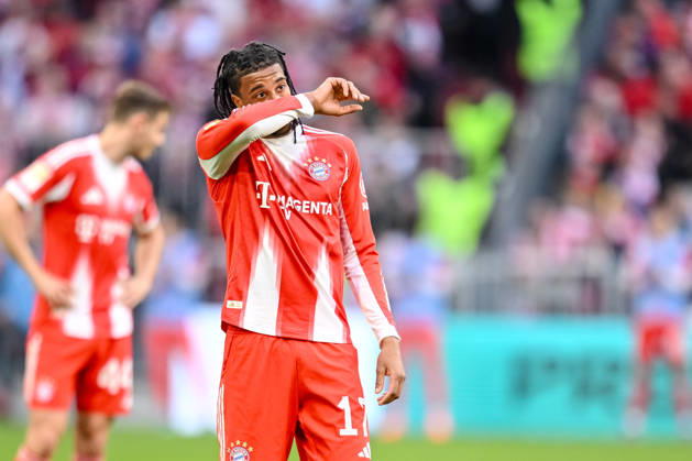 Michael Olise (FC Bayern München) gestikuliert, gestik waehrend des spiels der Bundesliga zwischen FC Bayern München und VfB Stuttgart, Allianz Arena am 19. April 2026 in München, Deutschland. (Foto von Harry Langer DeFodi Images) +++ Michael Olise (FC Bayern München) gestures during the Bundesliga match between FC Bayern München and VfB Stuttgart at Allianz Arena on April 19, 2026 in München, Germany. (Photo by Harry Langer DeFodi Images) DFL regulations prohibit any use of photographs as image sequences and or quasi-video. (Photo by Harry Langer DeFodi Images) DFL regulations prohibit any use of photographs as image sequences and or quasi-video. -