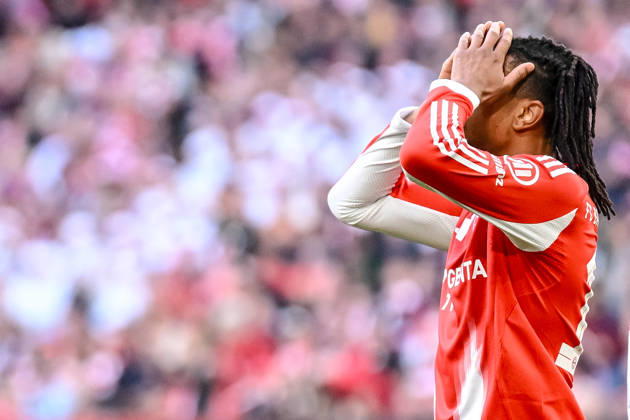 Michael Olise (FC Bayern München) gestikuliert, gestik waehrend des spiels der Bundesliga zwischen FC Bayern München und VfB Stuttgart, Allianz Arena am 19. April 2026 in München, Deutschland. (Foto von Harry Langer DeFodi Images) +++ Michael Olise (FC Bayern München) gestures during the Bundesliga match between FC Bayern München and VfB Stuttgart at Allianz Arena on April 19, 2026 in München, Germany. (Photo by Harry Langer DeFodi Images) DFL regulations prohibit any use of photographs as image sequences and or quasi-video. (Photo by Harry Langer DeFodi Images) DFL regulations prohibit any use of photographs as image sequences and or quasi-video. -