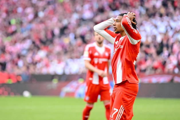 Michael Olise (FC Bayern München) gestikuliert, gestik waehrend des spiels der Bundesliga zwischen FC Bayern München und VfB Stuttgart, Allianz Arena am 19. April 2026 in München, Deutschland. (Foto von Harry Langer DeFodi Images) +++ Michael Olise (FC Bayern München) gestures during the Bundesliga match between FC Bayern München and VfB Stuttgart at Allianz Arena on April 19, 2026 in München, Germany. (Photo by Harry Langer DeFodi Images) DFL regulations prohibit any use of photographs as image sequences and or quasi-video. (Photo by Harry Langer DeFodi Images) DFL regulations prohibit any use of photographs as image sequences and or quasi-video. -