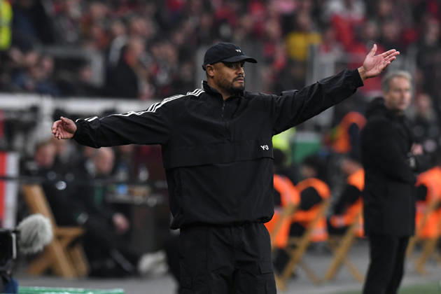 Trainer Vincent Kompany ( FC Bayern Muenchen ) gestikuliert. GER, Bayer 04 Leverkusen vs FC Bayern Muenchen, Fussball, DFB Pokal Halbfinale, Spielzeit 2025 2026, 22.04.2026 DFL REGULATIONS PROHIBIT ANY USE OF PHOTOGRAPHS AS IMAGE SEQUENCES AND OR QUASI-VIDEO GER, Bayer 04 Leverkusen vs FC Bayern Muenchen, Fussball, DFB Pokal Halbfinale, Spielzeit 2025 2026, 22.04.2026 Leverkusen Copyright: xEibner-Pressefoto ThomasxThienelx EP_TTL