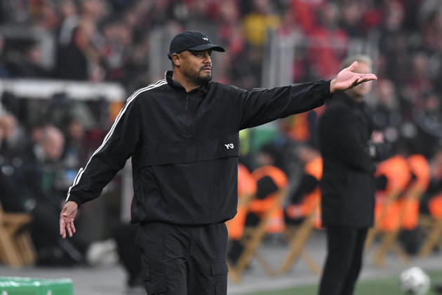 Trainer Vincent Kompany ( FC Bayern Muenchen ) gestikuliert. GER, Bayer 04 Leverkusen vs FC Bayern Muenchen, Fussball, DFB Pokal Halbfinale, Spielzeit 2025 2026, 22.04.2026 DFL REGULATIONS PROHIBIT ANY USE OF PHOTOGRAPHS AS IMAGE SEQUENCES AND OR QUASI-VIDEO GER, Bayer 04 Leverkusen vs FC Bayern Muenchen, Fussball, DFB Pokal Halbfinale, Spielzeit 2025 2026, 22.04.2026 Leverkusen Copyright: xEibner-Pressefoto ThomasxThienelx EP_TTL
