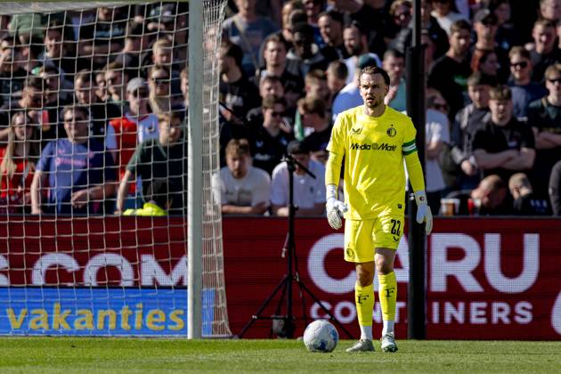 ROTTERDAM - SC Feyenoord Rotterdam goalkeeper Timon Wellenreuther during the Dutch Vriendenloterij Eredivisie match between Feyenoord and FC Groningen at Stadion de Kuip on April 25, 2026 in Rotterdam, the Netherlands. (Photo by DeFodi Images) -