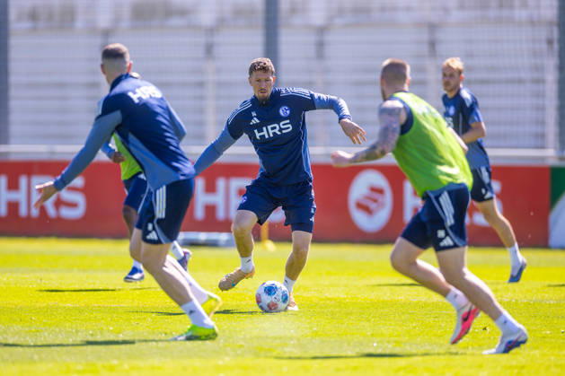 30.04.2026, Fussball, Training des FC Schalke 04. Janik Bachmann (FC Schalke 04). Gelsenkirchen Trainingsgelände FC Schalke 04 NRW Deutschland xRHR-FOTO YYx Copyright: RHR-FOTOx RHR-FOTO YY