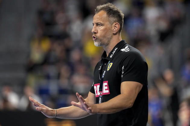 Maik Machulla (Trainer, Cheftrainer, RNL), gibt Anweisungen, gestikuliert, mit den Armen gestikulieren, Einzelbild, Einzelfoto, Aktion, Action, 01.05.2026, Mannheim (Deutschland), Handball, Bundesliga, Rhein-Neckar Löwen - MT Melsungen