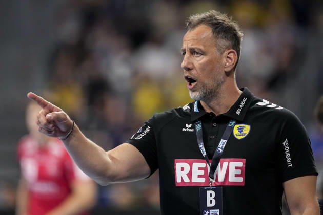 Maik Machulla (Trainer, Cheftrainer, RNL), gibt Anweisungen, gestikuliert, mit den Armen gestikulieren, Einzelbild, Einzelfoto, Aktion, Action, 01.05.2026, Mannheim (Deutschland), Handball, Bundesliga, Rhein-Neckar Löwen - MT Melsungen