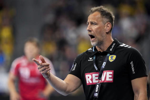 Maik Machulla (Trainer, Cheftrainer, RNL), gibt Anweisungen, gestikuliert, mit den Armen gestikulieren, Einzelbild, Einzelfoto, Aktion, Action, 01.05.2026, Mannheim (Deutschland), Handball, Bundesliga, Rhein-Neckar Löwen - MT Melsungen