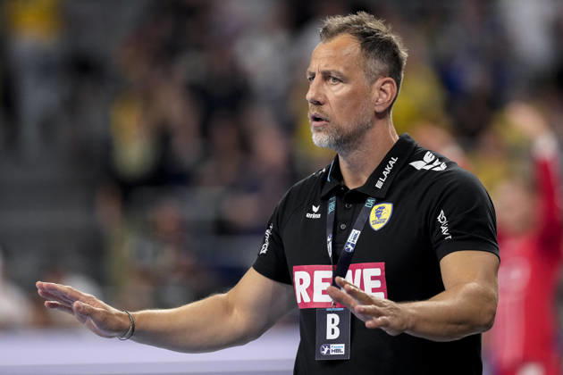 Maik Machulla (Trainer, Cheftrainer, RNL), gibt Anweisungen, gestikuliert, mit den Armen gestikulieren, Einzelbild, Einzelfoto, Aktion, Action, 01.05.2026, Mannheim (Deutschland), Handball, Bundesliga, Rhein-Neckar Löwen - MT Melsungen