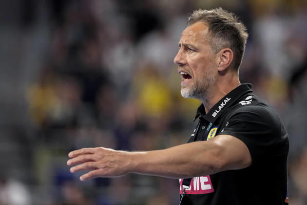 Maik Machulla (Trainer, Cheftrainer, RNL), gibt Anweisungen, gestikuliert, mit den Armen gestikulieren, Einzelbild, Einzelfoto, Aktion, Action, 01.05.2026, Mannheim (Deutschland), Handball, Bundesliga, Rhein-Neckar Löwen - MT Melsungen
